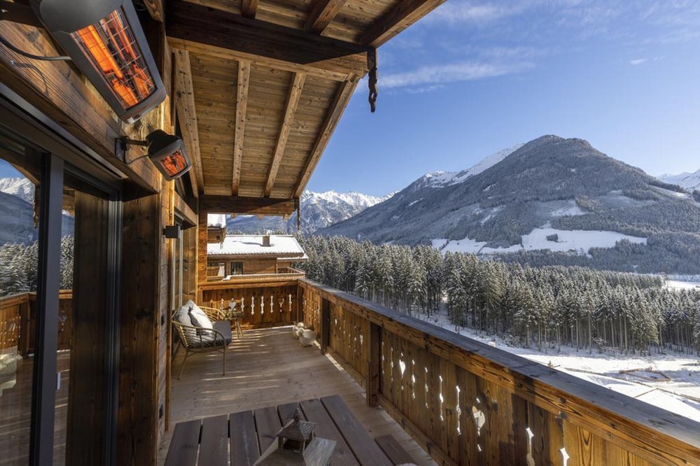 Chalet in Neukirchen Near Wildkogel Ski Slope