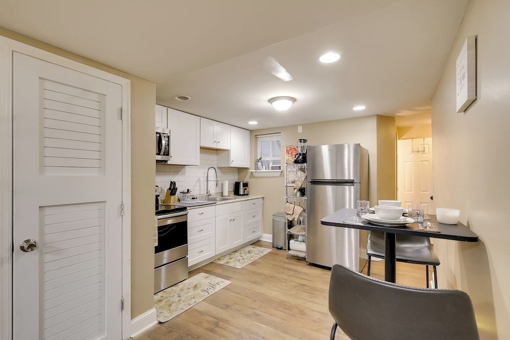 1 Mi to Dtwn Wilmington: Convenient + Cozy Home!
