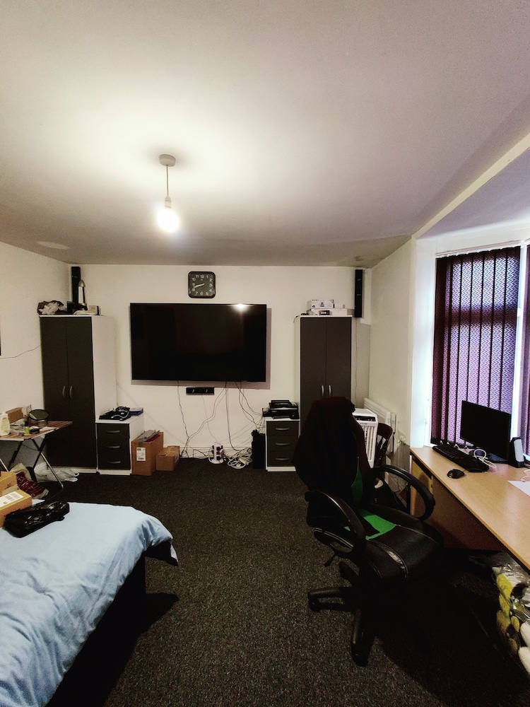 Birmingham - Apartment - Sleeps 3 - Great Location view 2