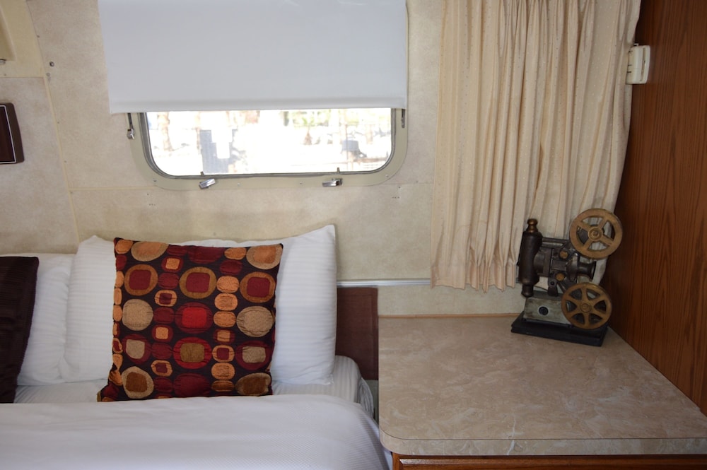 Palm Canyon Hotel & RV Resort