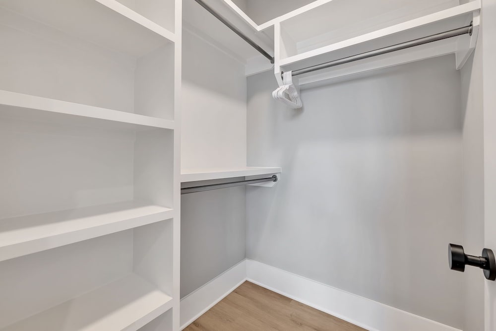 Soprano-private Rooftop-gr8 Walking Location