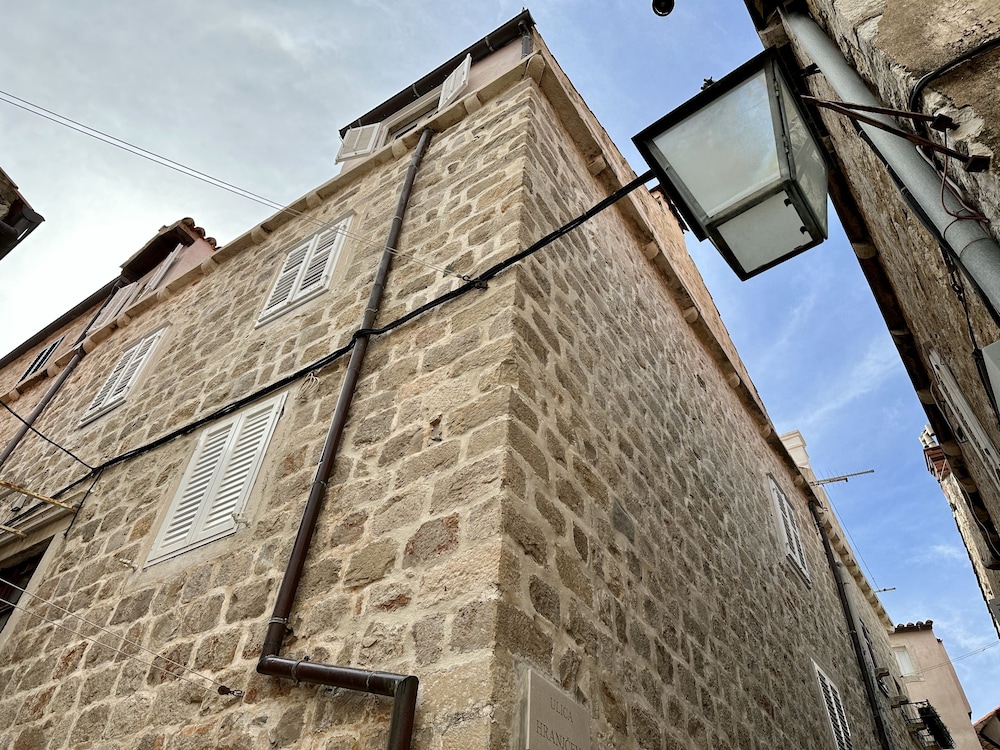 Villa Mirabilis, stunning superior villa, Dubrovnik Old Town