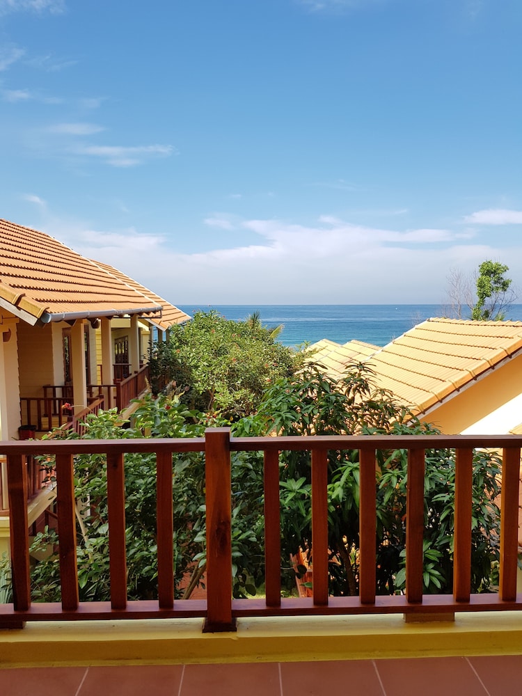 Free Beach Resort