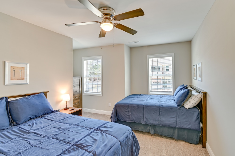 Bright Aberdeen Townhome on Golf Course w/ Deck! view 2