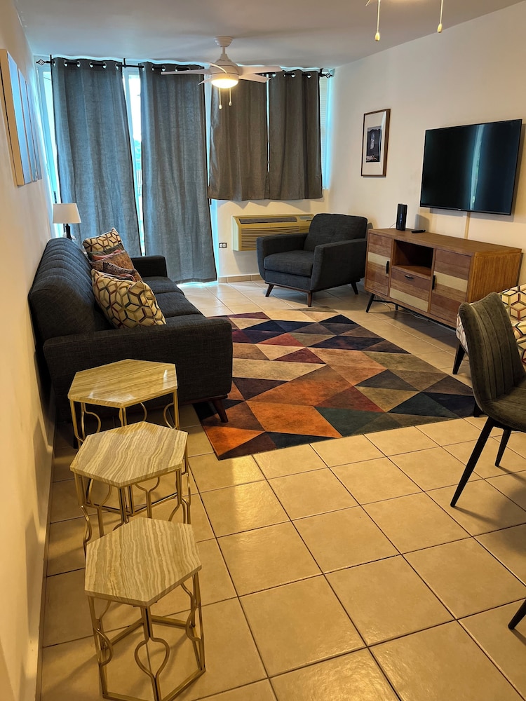 2 Bedroom Condo Pool and Beach Access