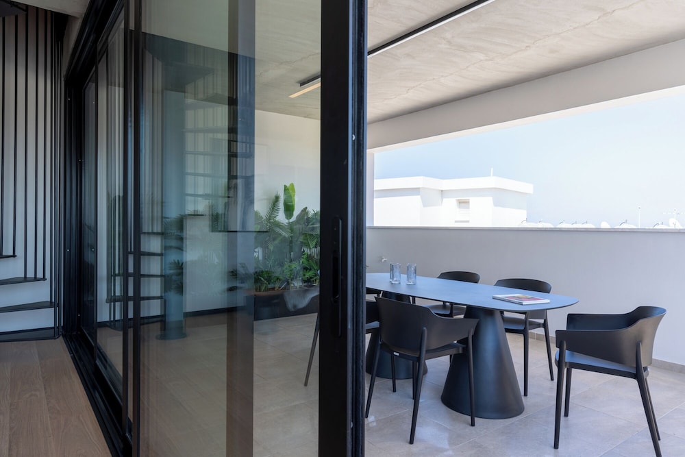 The Penthouse - 3BR Seaview in Larnaca
