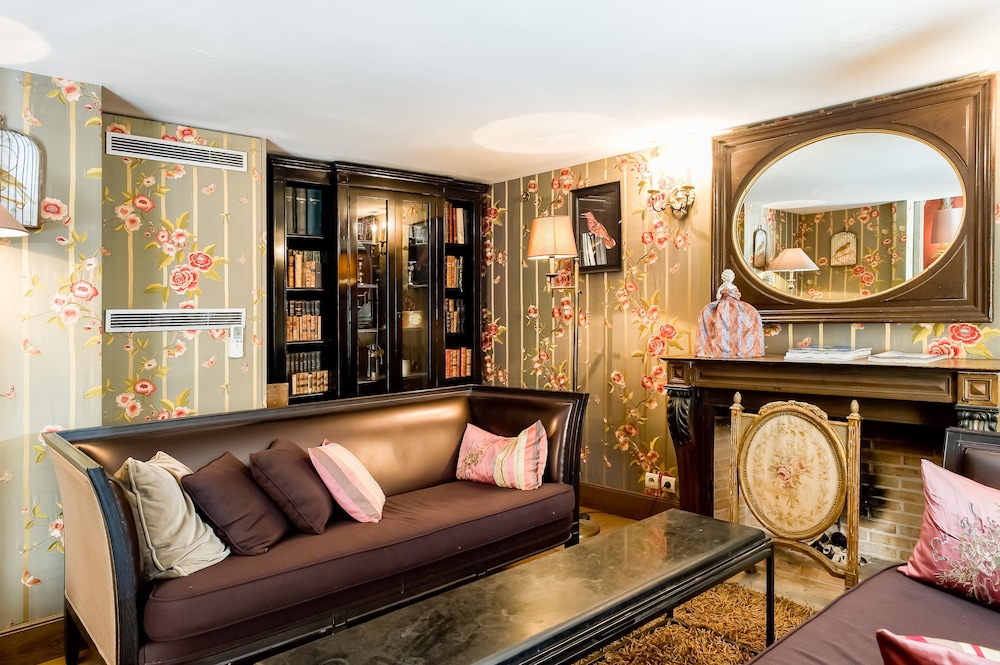 Hôtel Chateaubriand Champs Elysées 4