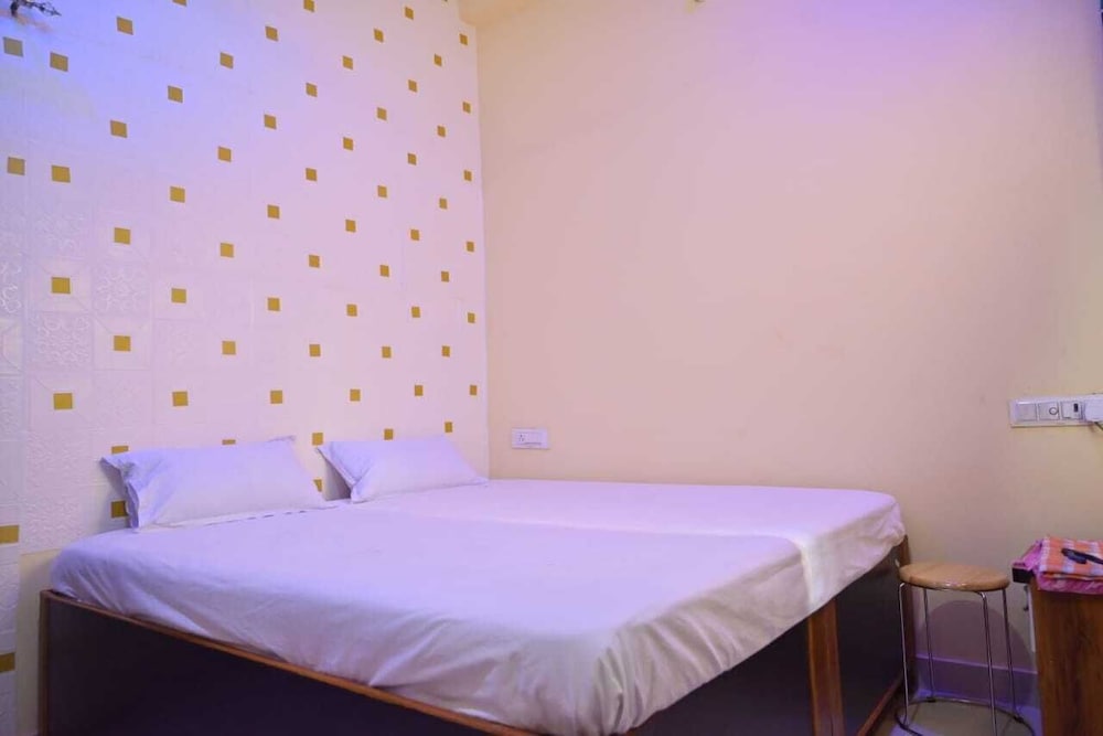 New Kashi Paying Guest House By GRB