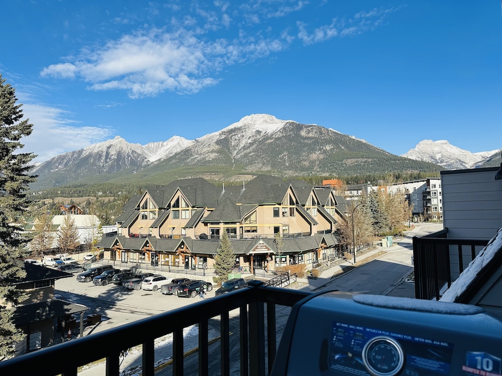 Skyline 205 Mountain View Townhouse-AC-Heated Pool-Hot Tub