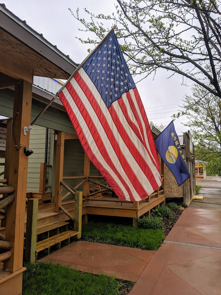 Sagebrush Inn and Suites