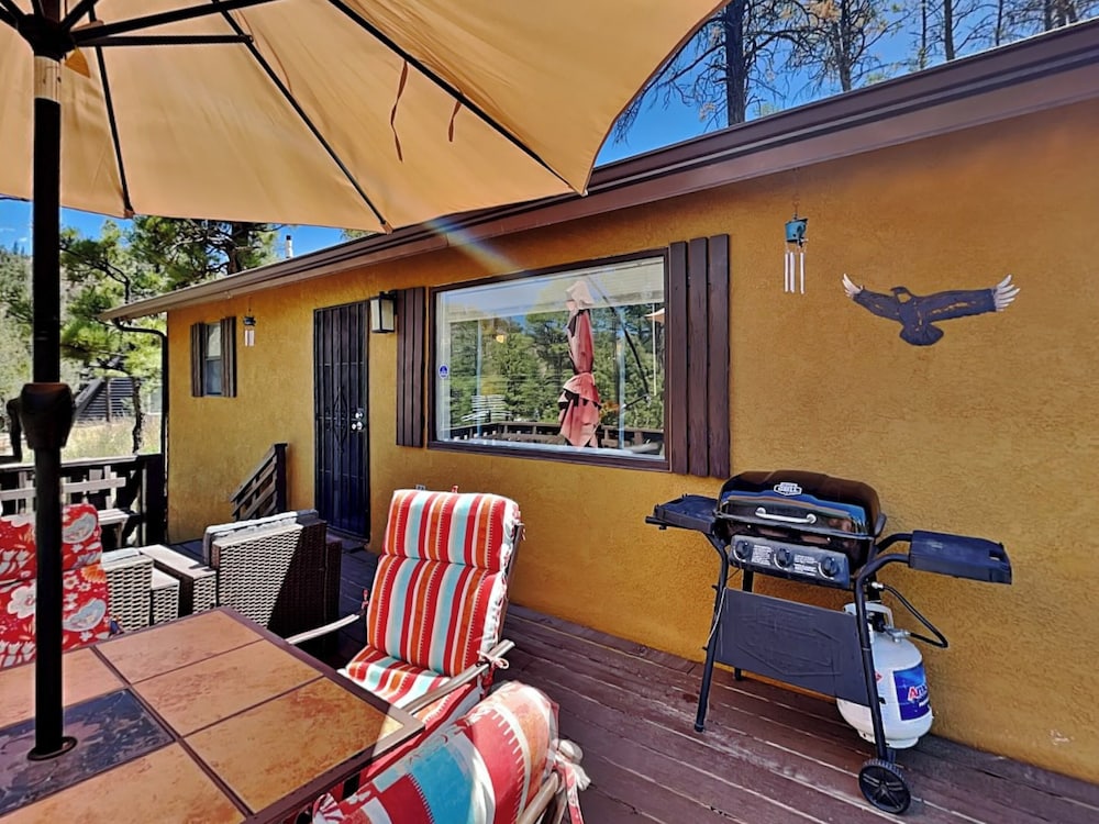 Knotty Pines Cabin by Ruidoso Vacation Rentals