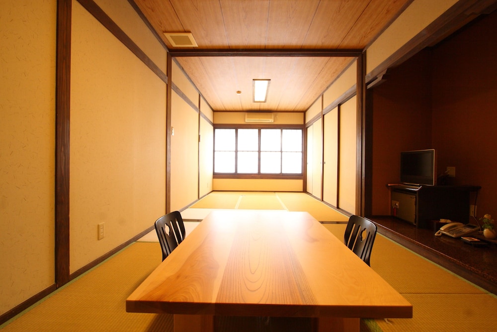 Gokuraku Onsen Takumi No Yado