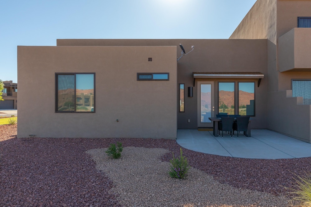Modern Ledges view 5