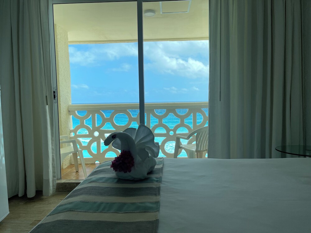 OvaCancun Apartments