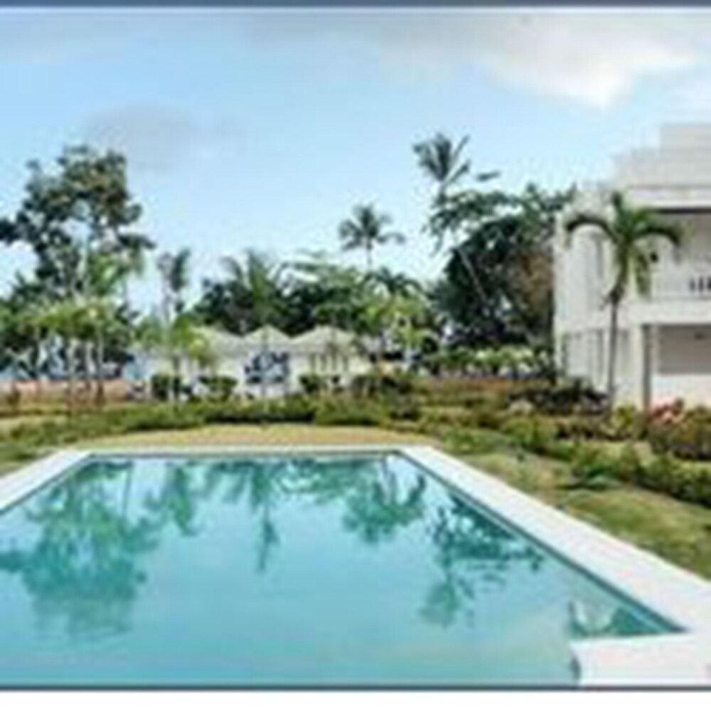 Beachfront Apartment facing Playa Popy