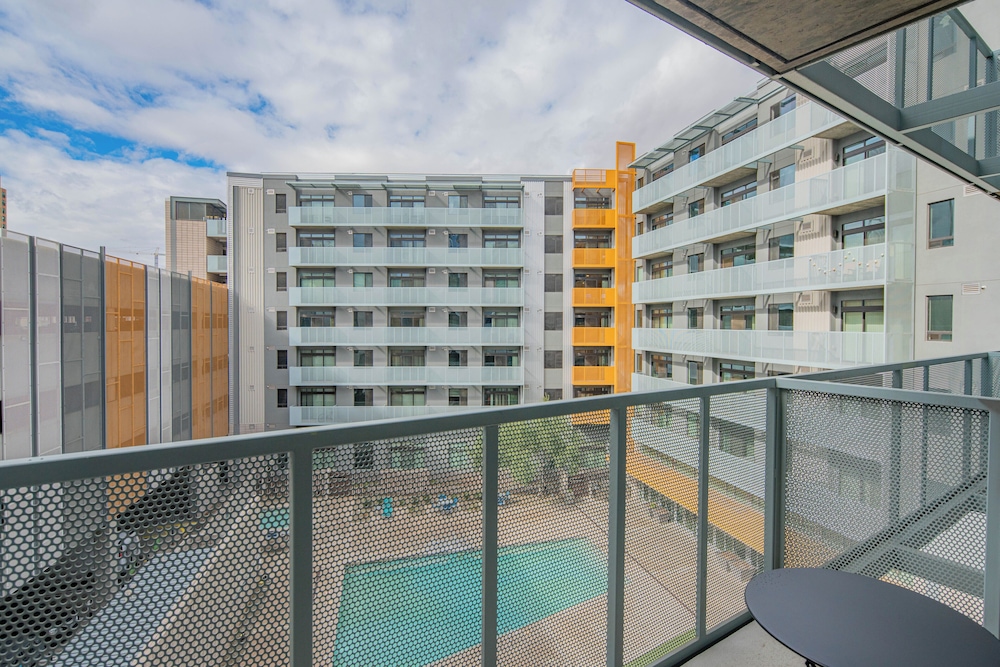 ROVE LIVING/KL - Roosevelt Point