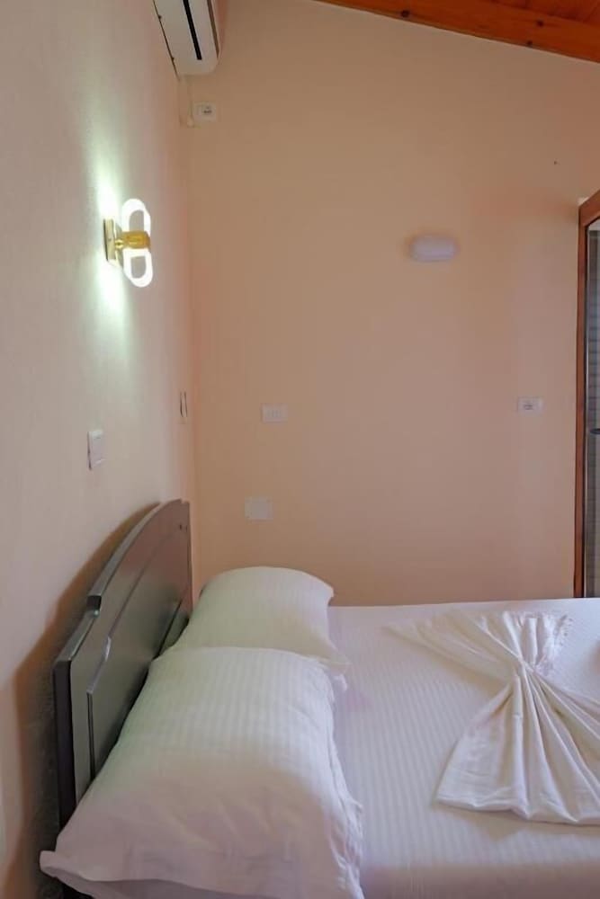 Vila Xhovani