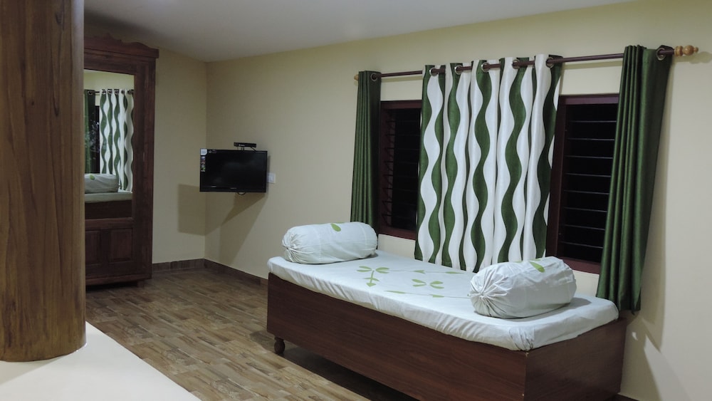 Enjoy The Real "wayanad Village Home Stay" Experience view 4