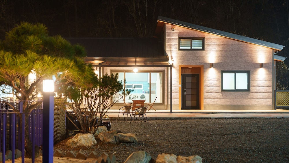 Hongcheon Vivaldi Four Seasons Pension