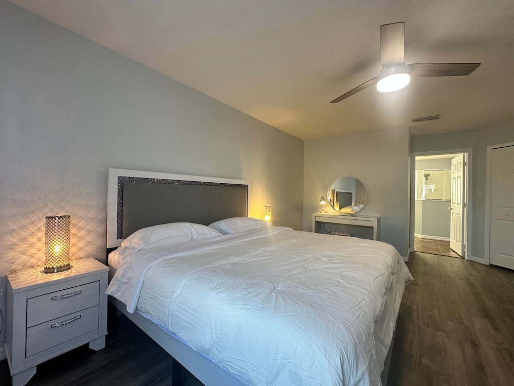 Family Villa 5 Bedroom Near Disney World
