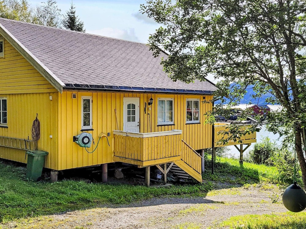 6 Person Holiday Home in Naustbukta-by Traum