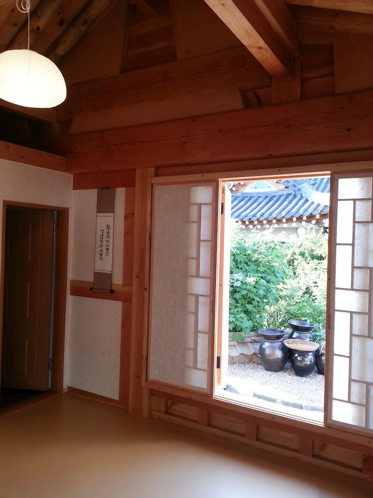 Happy Village Syeobul Guesthouse