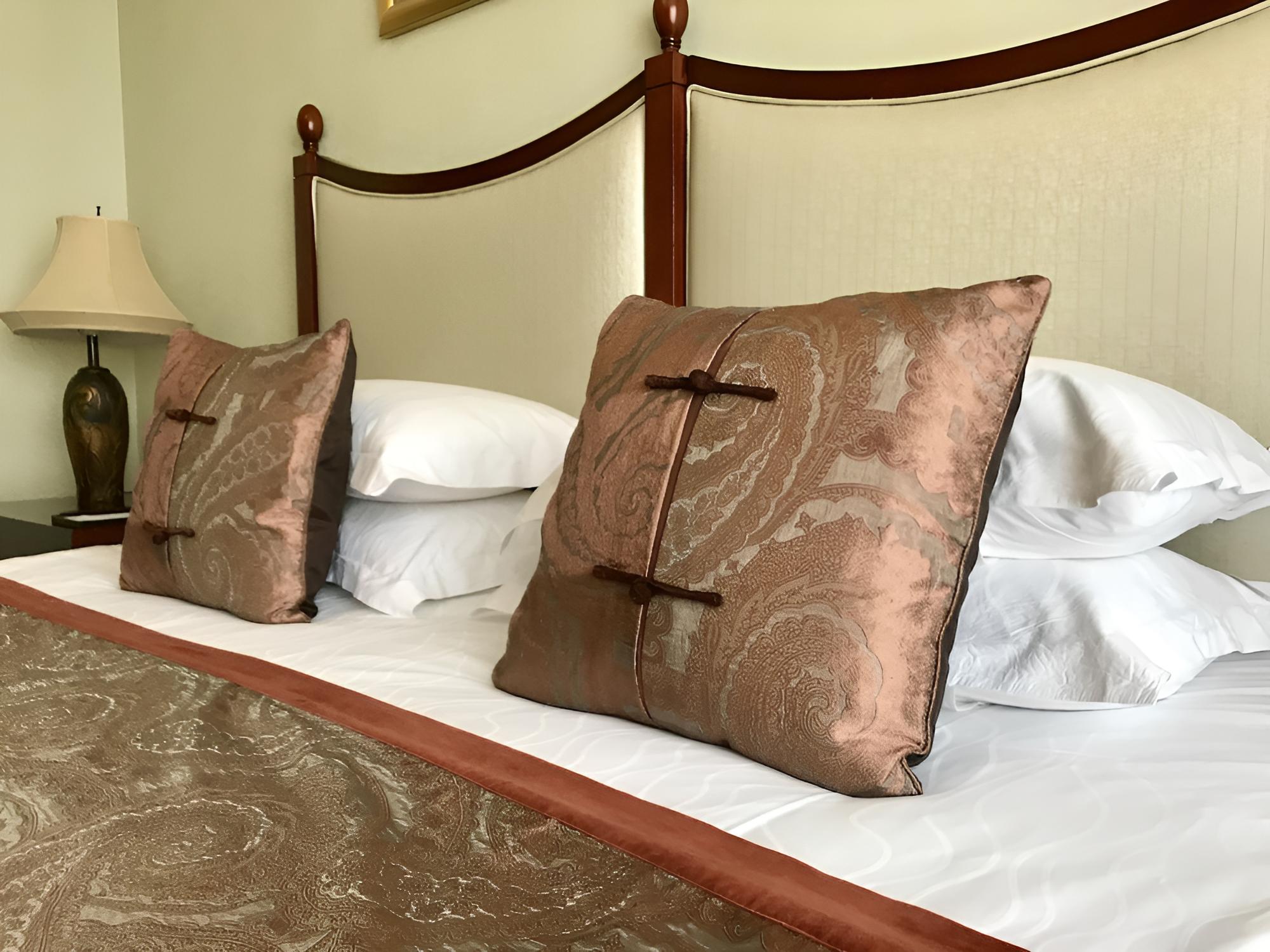 The Bund Riverside Hotel