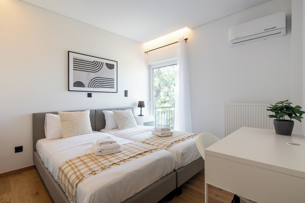 Bloom 2-Bedroom Apartment in Athens