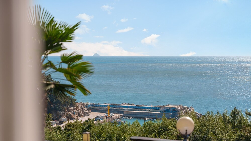 Geoje Yeoul Pet-friendly Pension