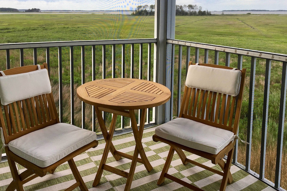 Ocean View Resort Condo w/ Pool Access & Bay Views