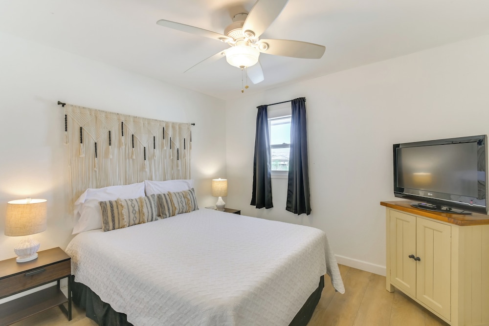 Water Views & Close to Beach: Home in Lake Havasu