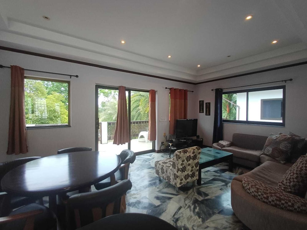 CET Resort & Rayong Padelcenter