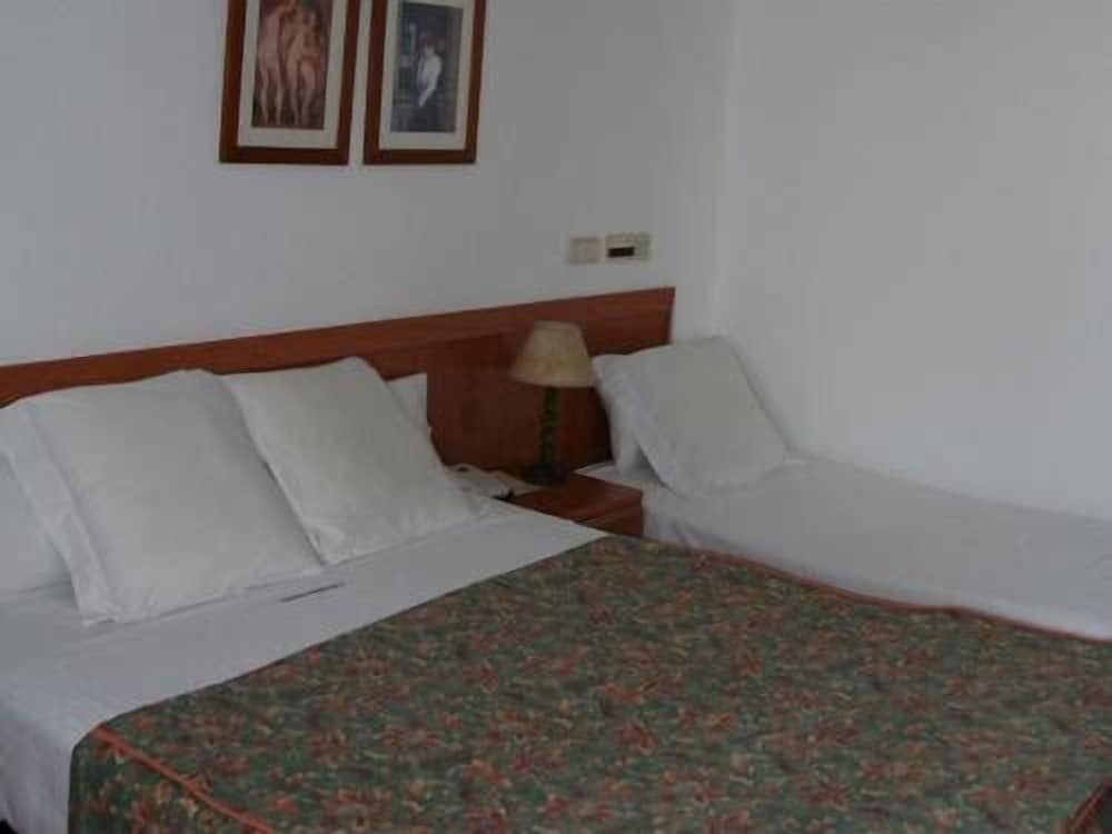 Hostal Gran Via Levante