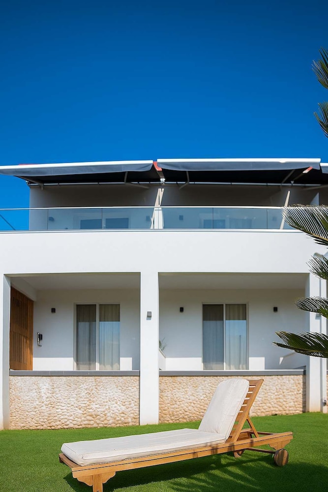 Chalkidiki s Seaview Escape - Cozy Summer Getaway