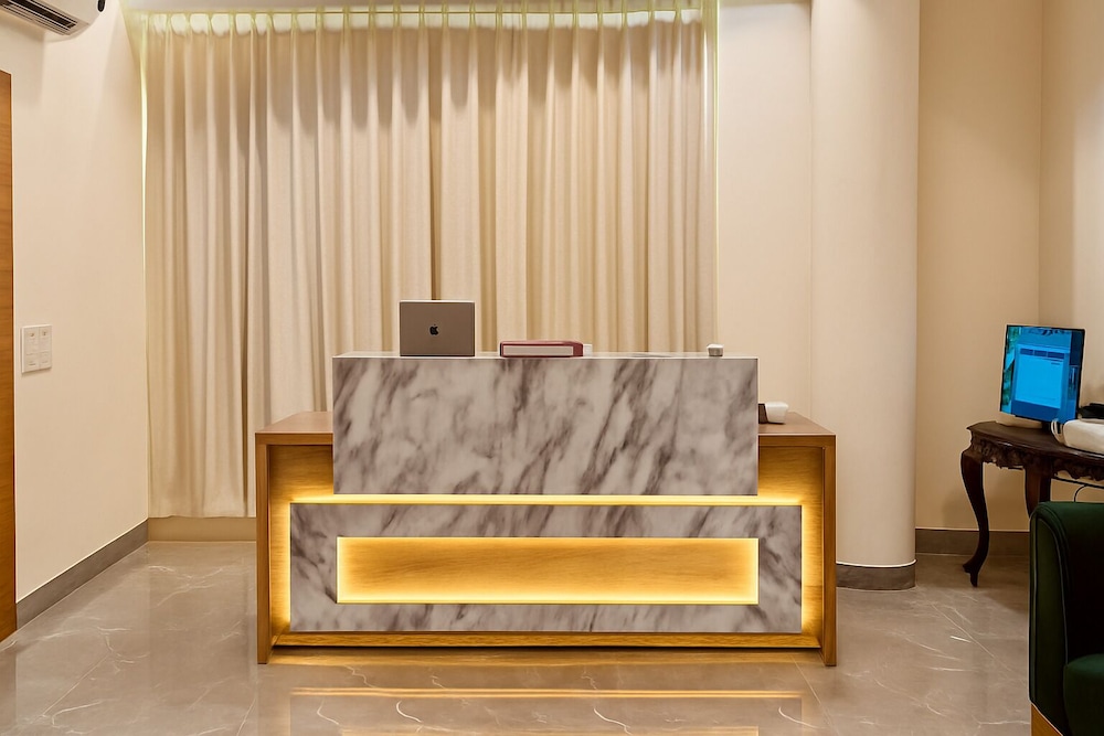 Hotel Yash Regency - Managed by JMD Group