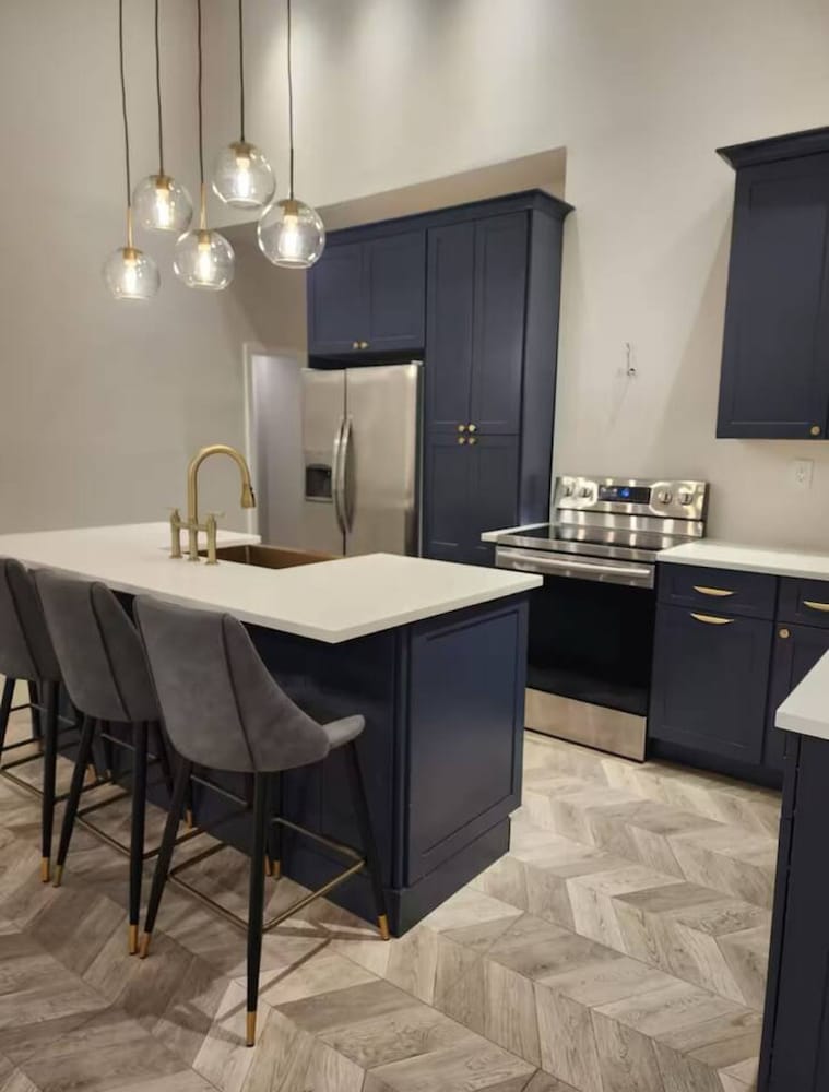 Budget-friendly Home Sleeps 16 Wifi Close to Minyan