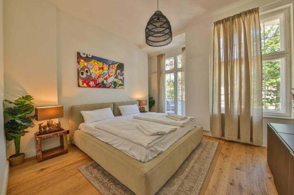 Aeronaut Suites powered by Pearl1