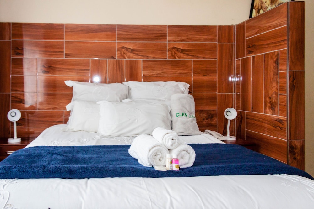Glen Lodge & Tours