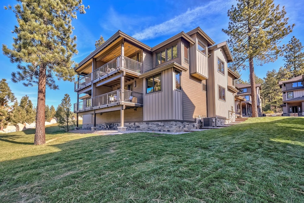 Lake Tahoe Vacations - Gondola Vista 18 - 4 Br Townhouse - Property Image 5