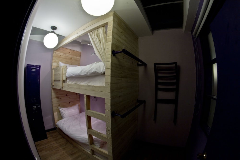 1212 Hostels
