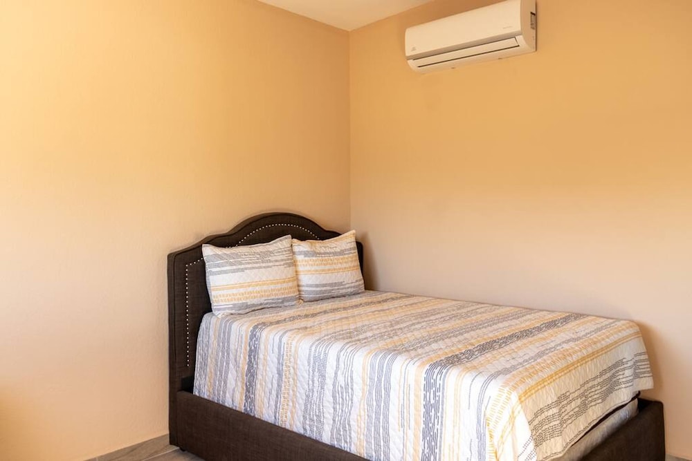 Apartment With Excellent In-town Location 2