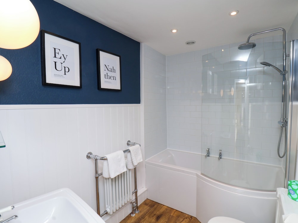 Sixpence Cottage