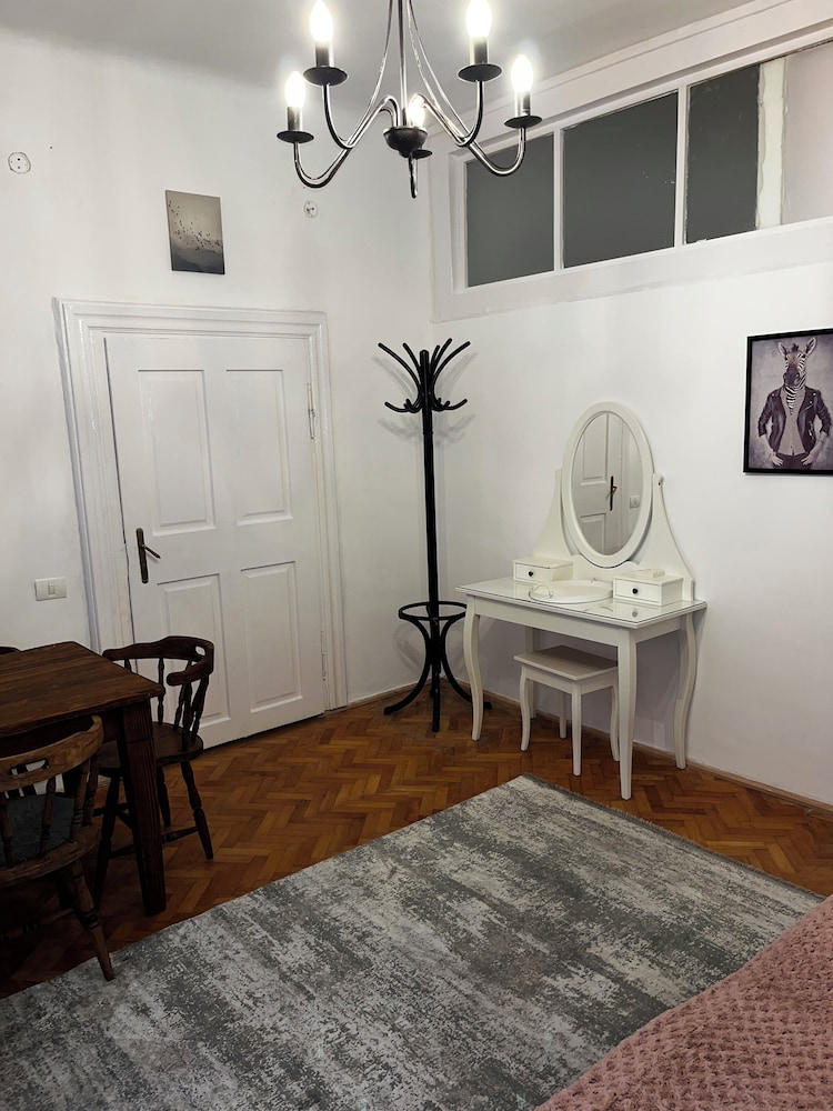 Suite 49