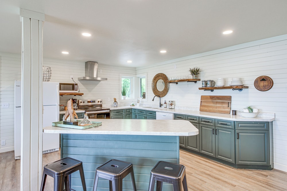 Private Beach: Lakefront Escape in Brainerd!