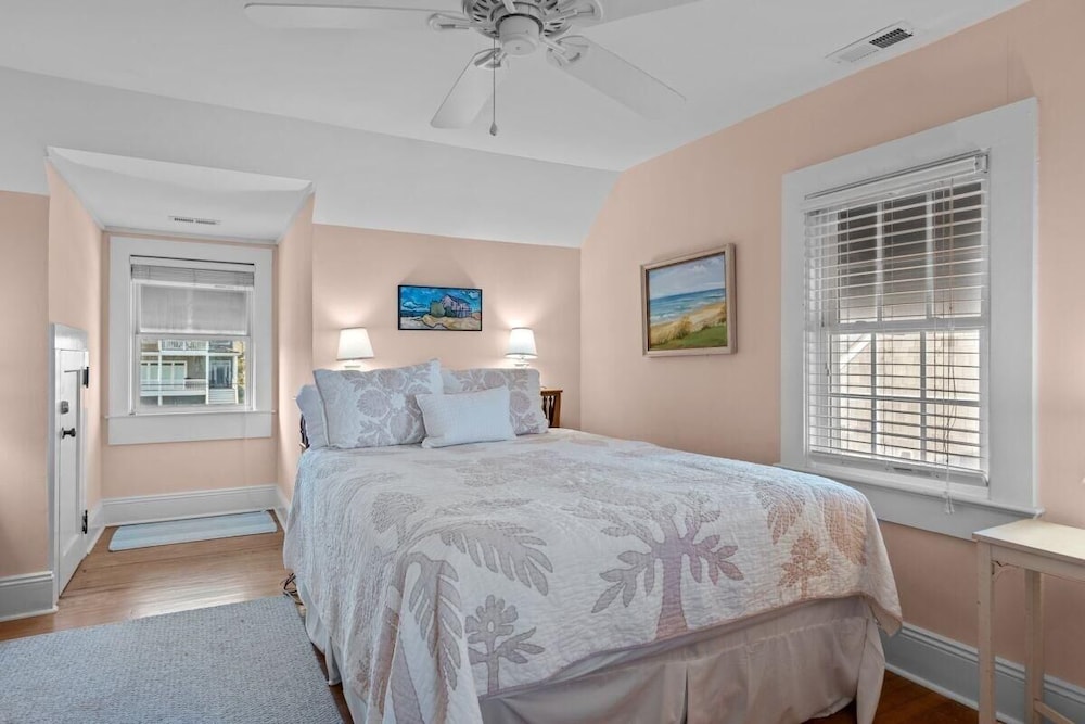 Sutton Cottage 5 Bedroom Home