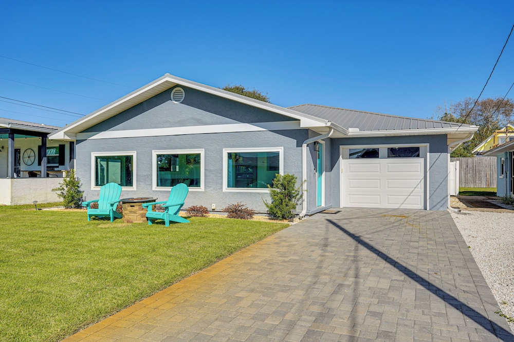 Walk to Beach: Chic PCB Getaway w/ Yard