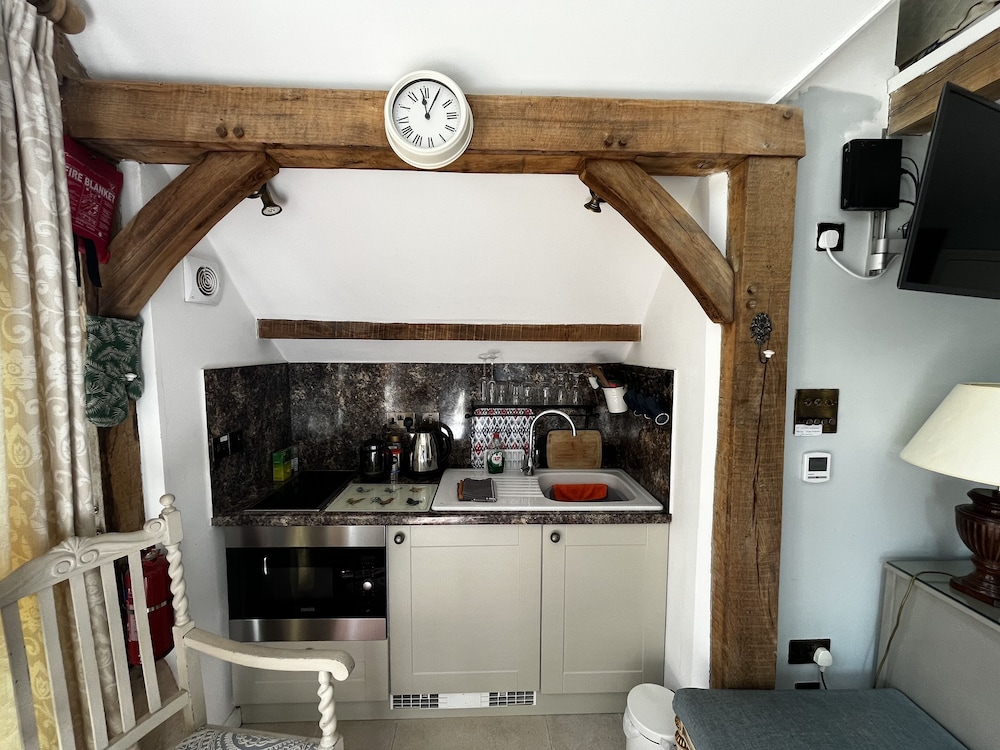 Bramble Bank 'cartshed'-1 Bed Cottage-sleeps 2 view 5