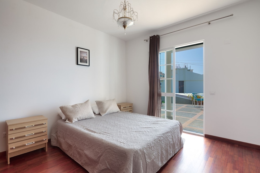Bom Sucesso Villa view 3