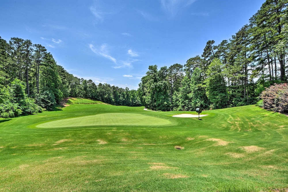 Boat, Golf & Swim: Keowee Key Condo w/ Lake Views