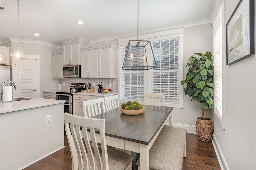 Belwood Manor-across From Parthenon-5 Min Broadway